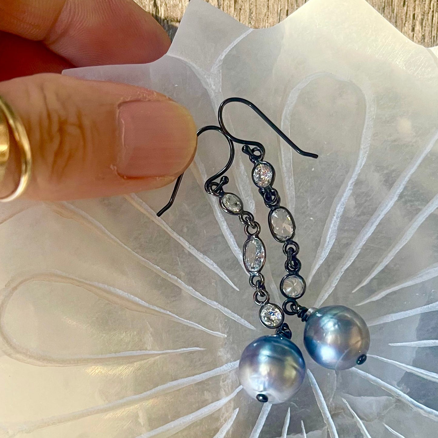 Tahitian Pearl & Zircon Earring