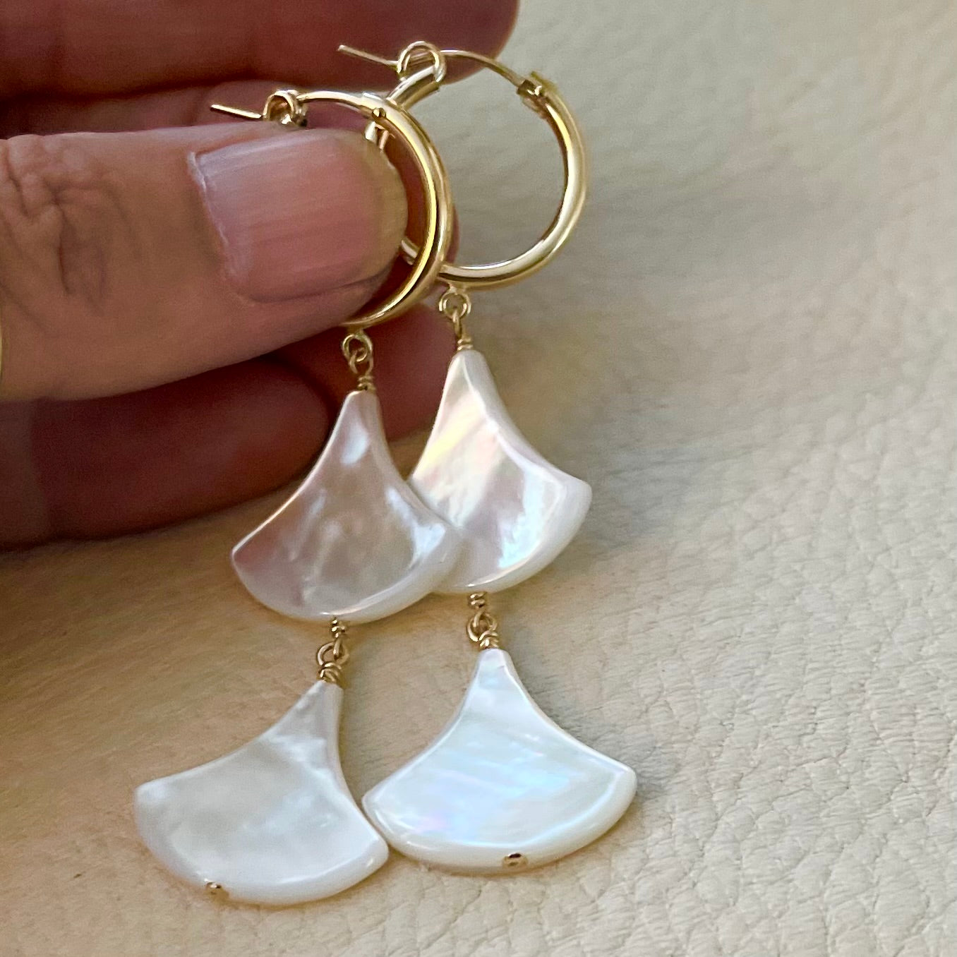 Mother of Pearl Double Fan Hoop