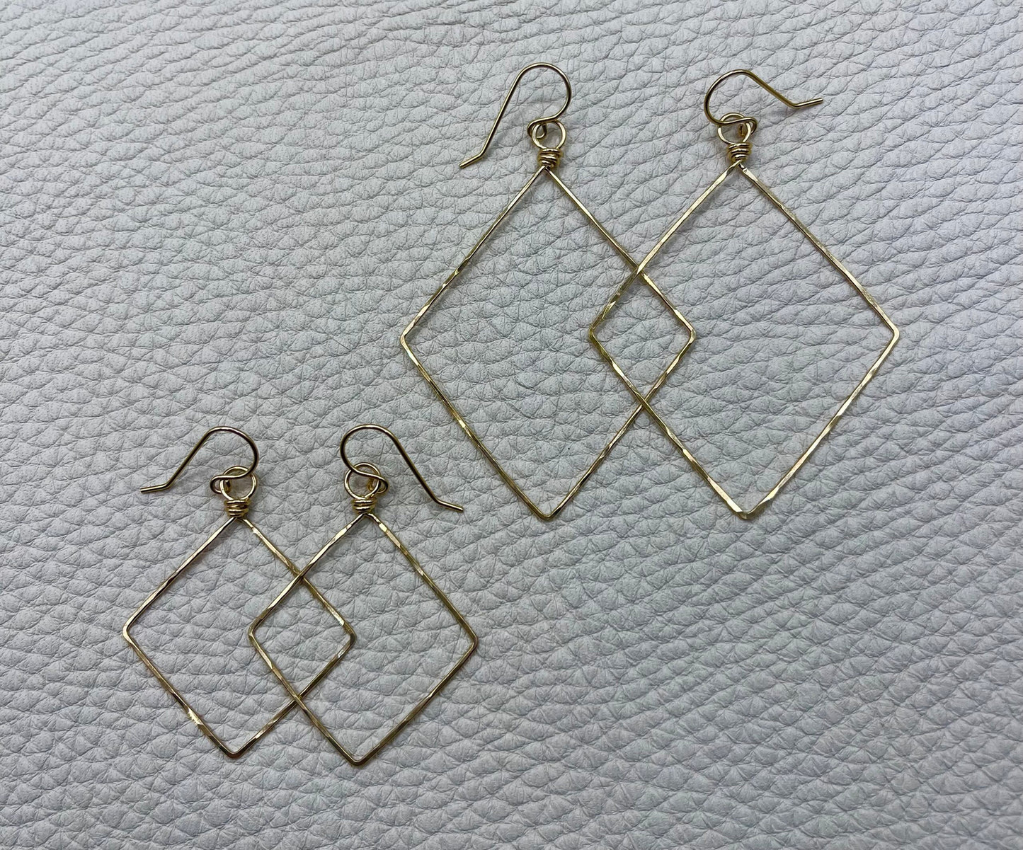 ENDLESS DIAMOND HOOP
