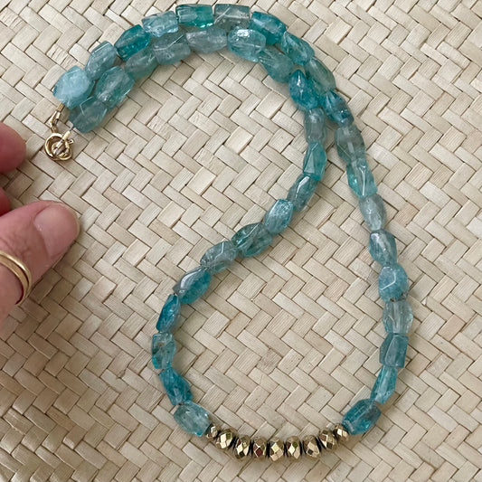 Apatite Collar