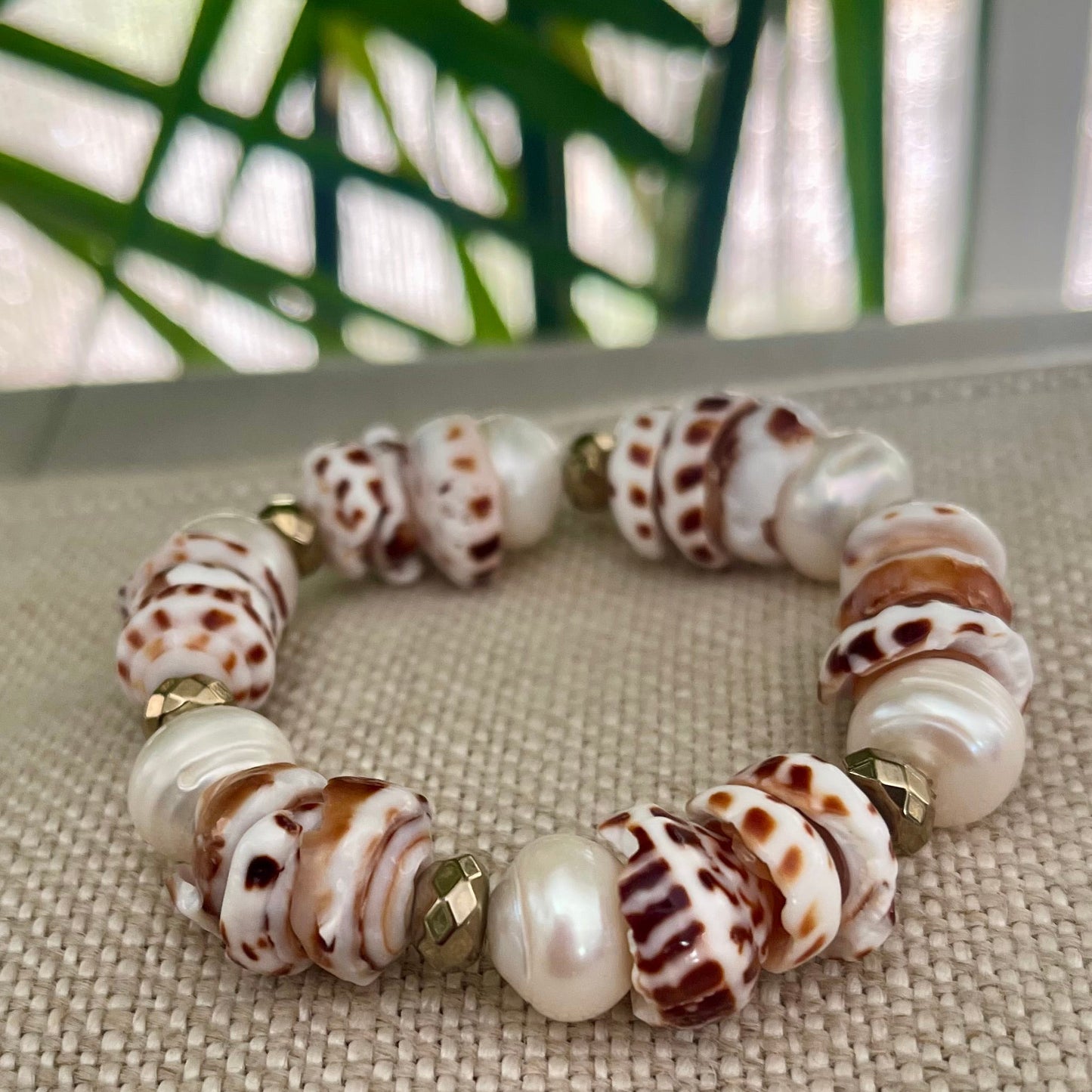 Tiger shell & Pearl Puka Cuff