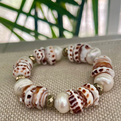 Tiger shell & Pearl Puka Cuff