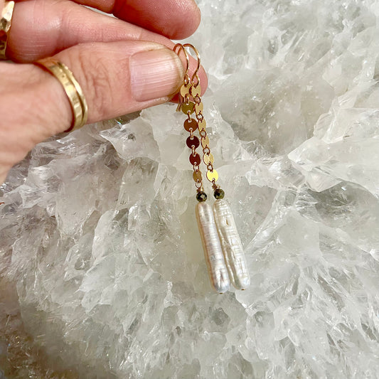 Heirloom Stick Pearl Earring