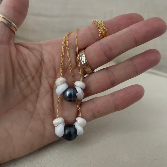 Puka and Tahitian pearl necklace