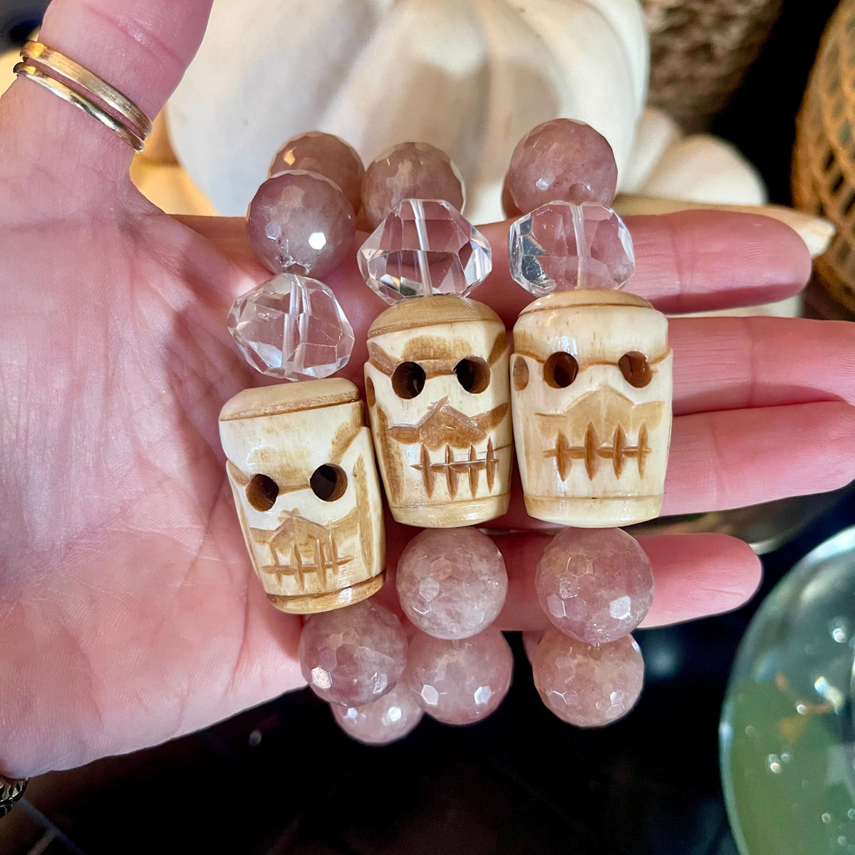 Muscovite & Skulls