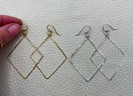 ENDLESS DIAMOND HOOP