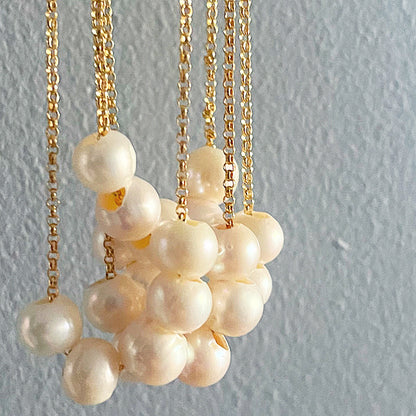 Sliding Creamy Pearls